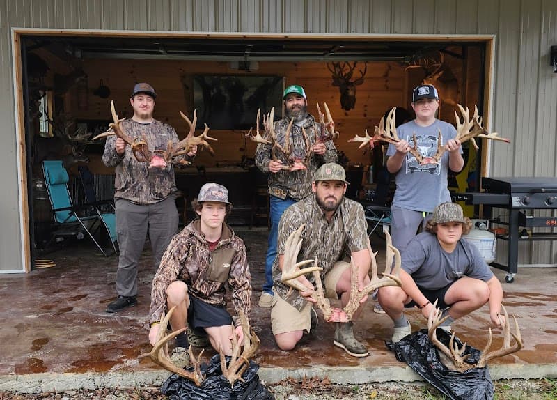 Buck Creek Trophy Whitetails hunting ranch in East Bernstadt, KY - gallery photo 1