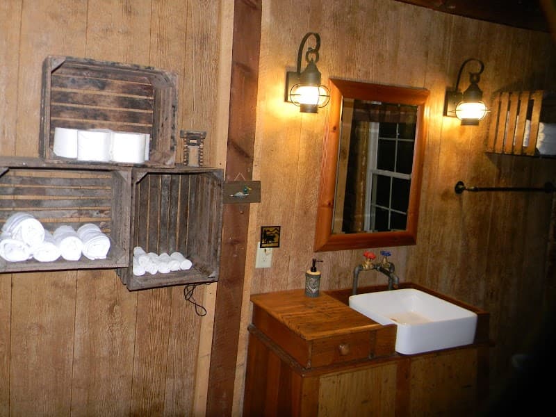 Ye Ole Hillbilly Lodge & Outfitter hunting ranch in Coshocton, OH - gallery photo 3