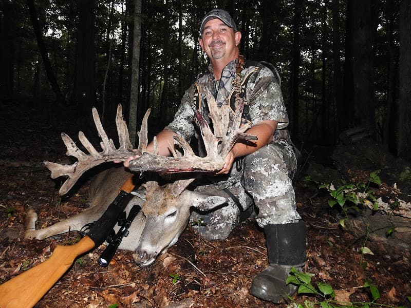 Woodard Whitetails of Kentucky hunting ranch in Glasgow, KY - gallery photo 1