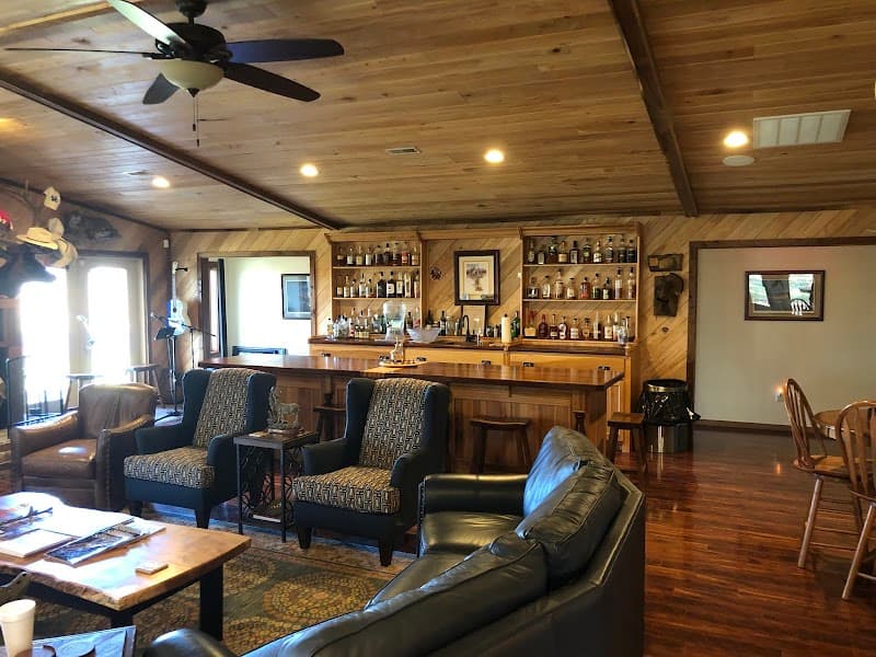 Winghaven Lodge hunting ranch in Providence, KY - gallery photo 1